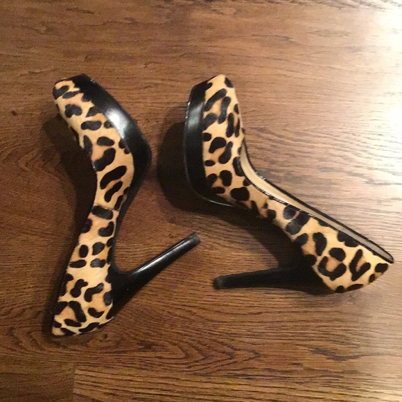 Kendall round toe leopard mohair pumps - Picture 3 of 4